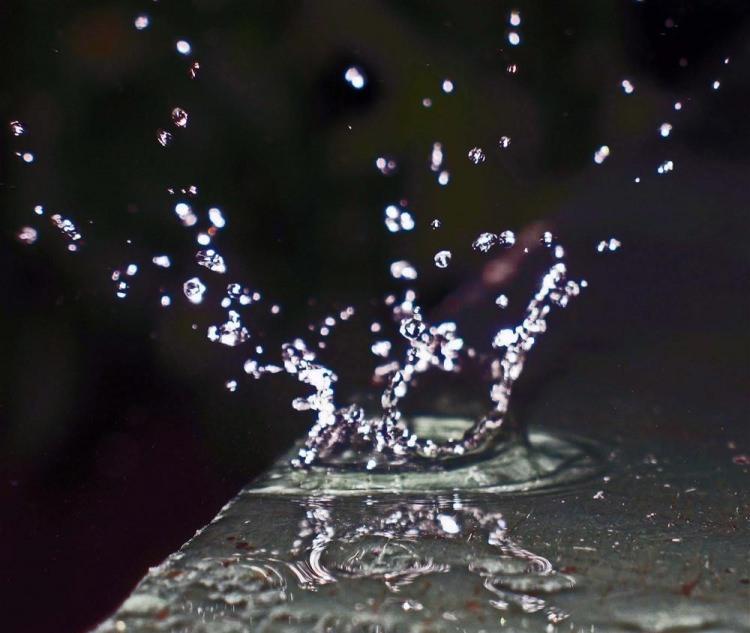 <p><strong>Yağmur tanesinin şekli nasıldır?</strong></p>

<p>Yağmur taneleri k&uuml;re şeklindedir, g&ouml;zyaşı şeklinde değildir.</p>
