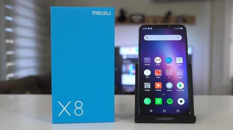 <p>Ekran: 6,15 inç, 1080 x 2220 piksel</p>

<p>İşlemci: 2,2 GHz'e kadar sekiz çekirdekli Qualcomm Snapdragon 710, Adreno 616 GPU</p>

<p>Arka Kamera: 12+5 MP</p>

<p>Ön Kamera: 20 MP</p>

<p>RAM: 4 GB</p>

<p>Depolama: 64 GB</p>

<p>Batarya: 3210 mAh</p>

<p>İşletim sistemi: Android 9.0</p>

<p>Ağırlık: 160 gram</p>

<p>Boyutlar: 151,2 x 74,6 x 7,8 mm</p>
