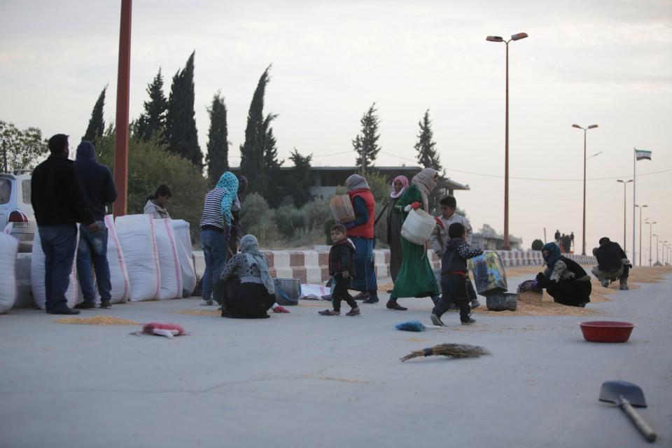 <p>Hammam, tarlalarını ekmek için destek beklediklerini kaydetti. </p>
<p> </p>