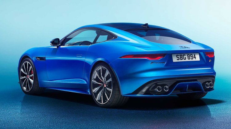 <p>SVR ve F-Type R'da elden geçirilmiş adaptif süspansiyonlar, sıkılaştırılmış yaylar, yeniden ayarlanmış viraj demirleri ve daha sıkı rulman ve yatak parçaları da bulunuyor.</p>
<p> </p>