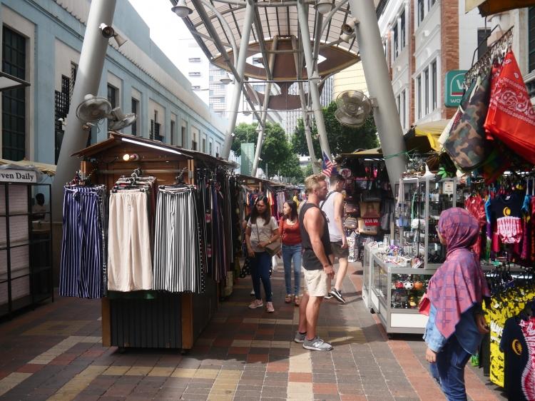 <p>Çeşitli geleneksel ürünlerin ve butik satıcıların görüldüğü Central Market, şehre gelen turistlerin ilk durak yerlerinden biri.</p>
