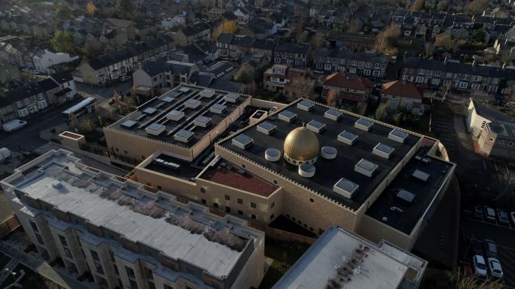 <p> "9-16. Yüzyıllar Arasında İslam Medeniyetinde Bilimsel Miras" adlı kalıcı bir sergiye de ev sahipliği yapan cami, sadece bu sene aldığı 9 ödül ile de dikkat çekti. </p>