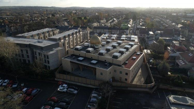 <p>Türkiye Diyanet Vakfının önayak olduğu ve toplamda 10 binden fazla kişi veya kurumun bağış yaptığı projeye asıl desteği veren Türk kurumları oldu. Katar Ulusal Fonu da bağışçılar arasında yer aldı. </p>