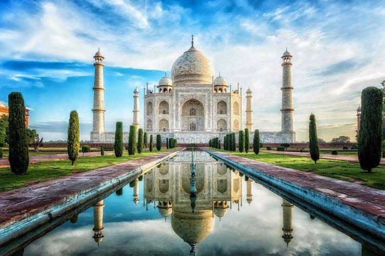 <p>Burası Hindistan'ın ünlü yapısı Tac Mahal.</p>
<p> </p>