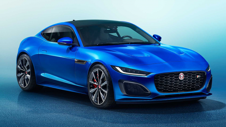 <p>Artık F-Type R modelinde de tercih edilebilen ve önceden sadece SVR'da sunulan 575 bg güç, 700 Nm tork üreten motor, artık 450 bg güç, 580 Nm tork üreten ikinci bir versiyonla da satılacak. Bu pakette 100 km/s hıza 4.5 saniyede ulaşan F-Type, en güçlü versiyonunda bu süreyi 3.6 saniyeye indiriyor.</p>

