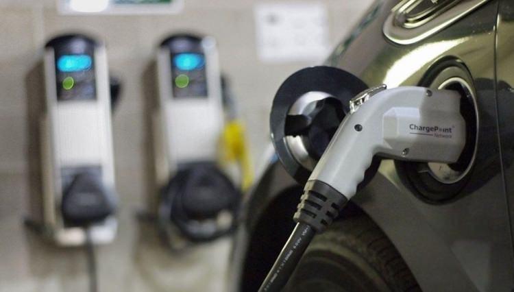 <p>2019 Ekim ayı sonunda 1600cc altı 82 adet, 1601cc<=1800cc (>50 kW) aralığında 7.707 adet, 1801cc-2000cc aralığında 622 adet, 2001cc-2500cc (>100KW) aralığında 160 adet, 2001cc-2500cc (<=100KW) aralığında 115 adet ve 2500cc üstü 2 adet hibrit otomobil satışı gerçekleşti. 2019 Ekim ayı sonunda toplam 8.688 adet hibrit otomobil satışı gerçekleşti.</p>
<p> </p>