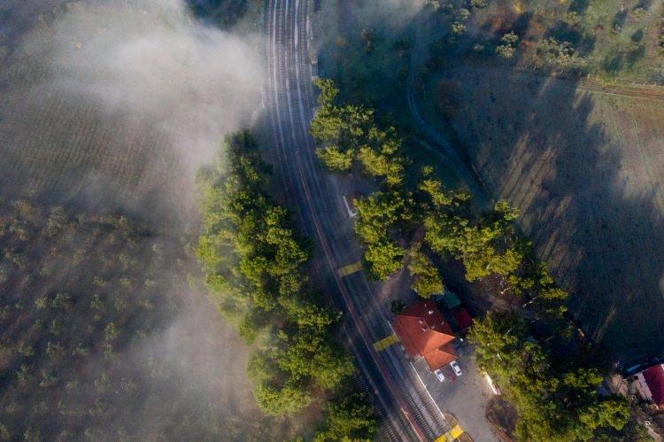 <p>Günlük 10 binin üzerinde yolcu taşınıyor.</p>

<p>TCDD Taşımacılık AŞ tarafından işletilen trenler söz konusu hatta günlük ortalama 10 bin yolcu taşırken hatta hafta içi 46, hafta sonu ise 48 sefer yapılıyor.  </p>
