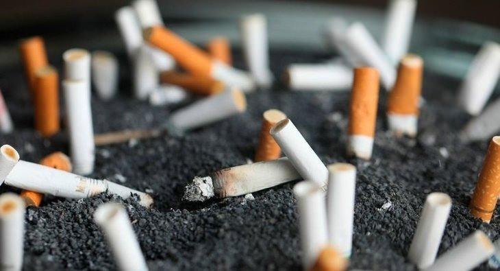<p>-Sigara içiyorsanız çocuğunuzun da sigara içme ihtimali iki kat fazladır. Yaşam boyu sigara içenlerde erken ölümlerin yarısı sigara içmekten kaynaklanmaktadır.</p>