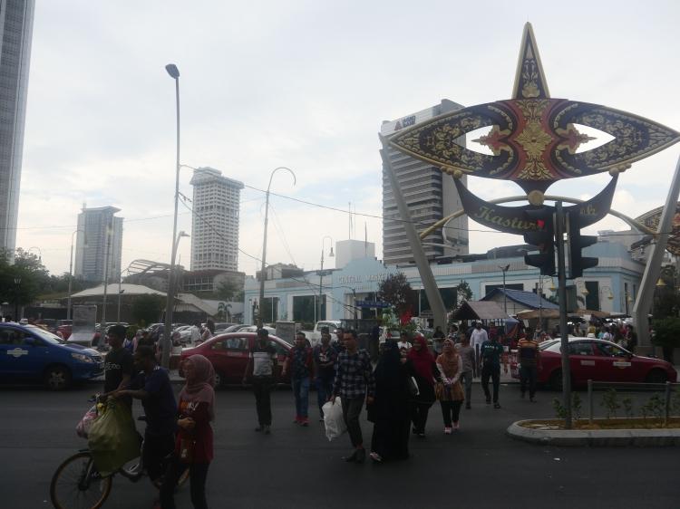 <p>İlk durak Kuala Lumpur'un merkezinde görülebilecek en önemli üç mekandan biri; Central Market.</p>
