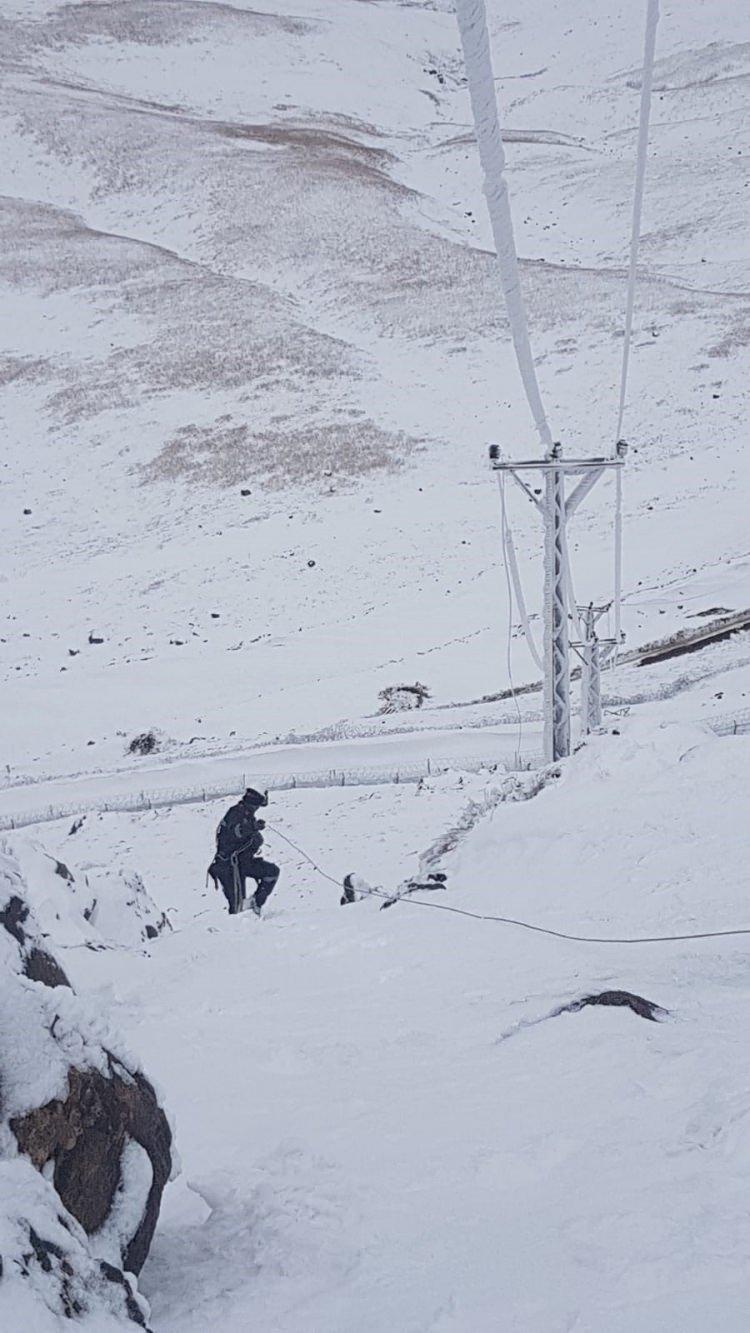 <p>Van, Bitlis, Muş ve Hakkâri illerinde elektrik dağıtım hizmeti veren Vangölü Elektrik Dağıtım A.Ş. (VEDAŞ) kış mesaisine başladı.</p>
