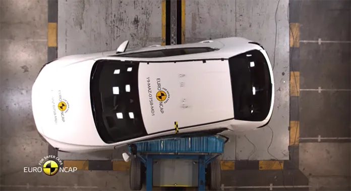 <p><strong>Yeni Mazda 3</strong></p>
<p>Euro NCAP yetişkin yolcu testini yüzde 98 ile tamamlayarak kategorisinin en iyisi oldu. Çocuk yolcu testinden yüzde 87, yaya kontrol testinden 81 ve güvenlik ekipmanları testinden aldığı yüzde 73’lük başarılı sonuçlarla 5 yıldızlı güvenliğe sahip.</p>
<p> </p>