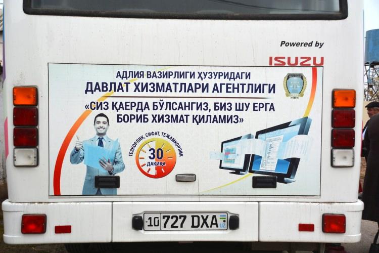 <p>Söz konusu dönemde 20 mobil ofis aracı sayesinde dağ başındaki vatandaşın, uçsuz bucaksız Kızılkum Çölü'nün ortasındaki çobanın, kuruyan Aral Gölü'nün eski kıyılarında yaşayan çiftçilerin devlet hizmetlerine erişimi sağlandı.</p>