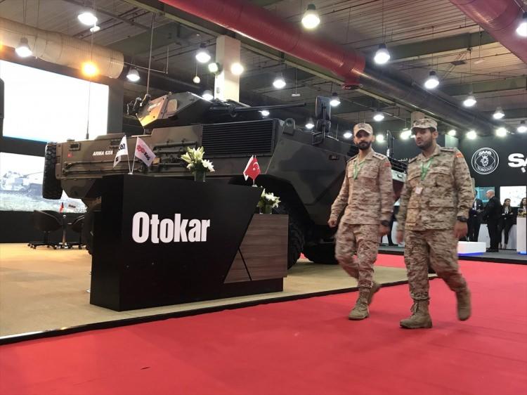 <p>Türkiye'nin önde gelen askeri ve ticari araç üreticilerinden Otokar standı, fuardaki yerini aldı.</p>
