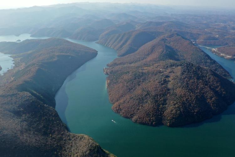 <p>Çin’de küresel ısınma ve kontrolsüz ekonomik büyümeye bağlı olarak su sıkıntısı baş gösteriyor.</p>