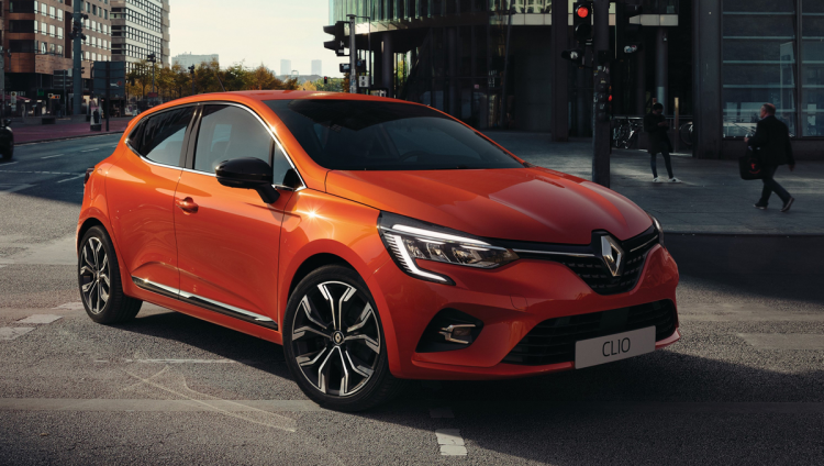 <p><strong>Renault Clio V</strong></p>

<p>Plastik çamurlukları yüzünden halk arasında gündeme gelse de yeni Renault Clio V dünyanın en güvenli otomobilleri arasında.</p>
