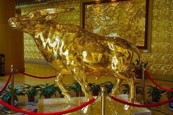 <p>Ülkenin kuzeyindeki Çin seddinin bir kopyasından, Pekin'deki Yasak Şehre, New York'taki Özgürlük Anıtı'ndan Sydney'deki Opera Binası ve Paris'teki Arc de Triomphe bunlardan sadece birkaçı.</p>
<p> </p>