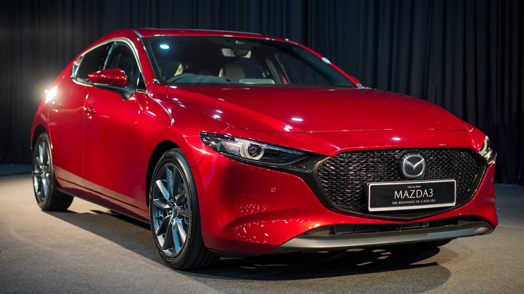 <p><strong>Yeni Mazda 3</strong></p>

<p> </p>
