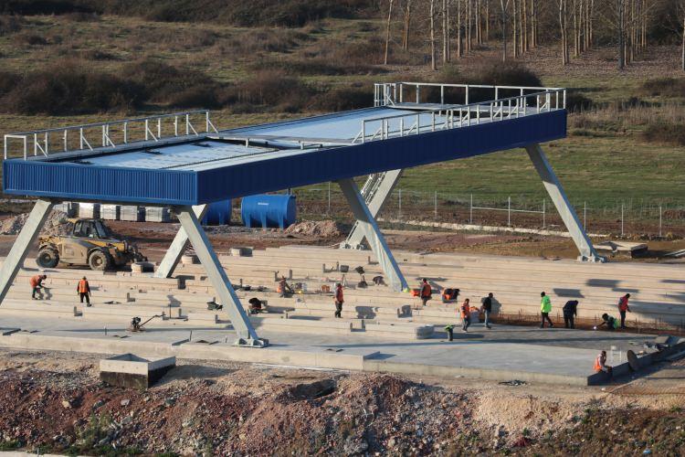 <p><strong>Kocaeli kesimindeki çalışmalar havadan görüntülendi</strong></p>
<p>Cumhurbaşkanı Recep Tayyip Erdoğan'ın da canlı yayın ile bağlandığı açılışta, Ulaştırma ve Altyapı Bakanı Cahit Turhan tarafından 4. Kesimi ve Dilovası Liman ve Sevindikli Kavşakları hizmete açılmıştı. </p>