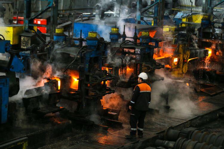 <div>Şirketin Ar-Ge merkezi direktörü Aytaç Başsüllü ise haddecilik faaliyetlerindeki katma değeri yükseltmek üzere 2015 yılında kurulan merkezin 82 proje yürüttüğünü söyledi.</div>
<div> </div>