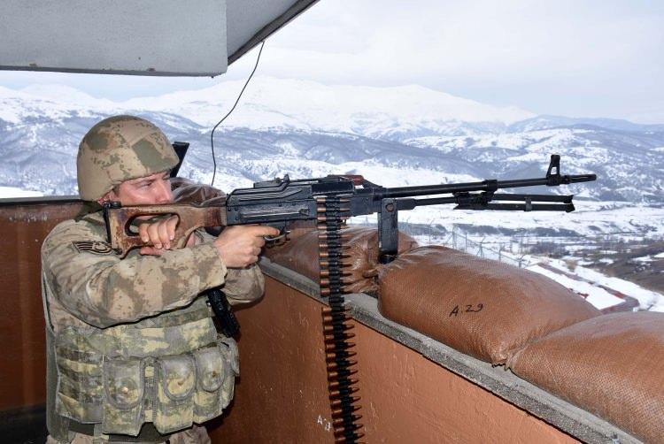 <p><strong>Sorumluluk alanlarında 9 köy ve 25 mezranın bulunduğunu belirten Kuday, şunları kaydetti:</strong></p>

<p>"Bölgemizin büyük bir kısmı dağlık ve ormanlık araziden oluşmaktadır. Bölgemizde çok sayıda terör örgütü mensubu silahlarıyla etkisiz hale getirilmiştir. </p>
