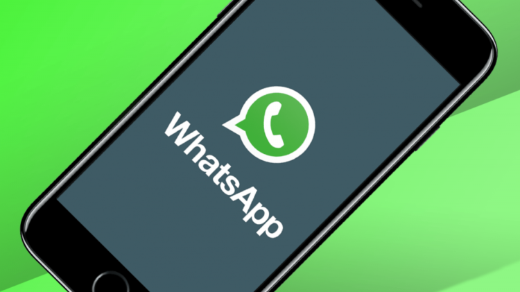 <p>YILDIZLI MESAJLAR</p>

<p>Önemli bir mesajı bulmak için yüzlerce iletiyi geriye doğru kaydırmak çok uzun sürebilir. Ama eğer o mesaja yıldızla işaretlerseniz (Yani favorilerinize kaydederseniz) hem sizin işiniz kolaylaşır, hem de mesajlaştığınız kişinin bundan haberi olmaz.</p>

<p>Bir mesaja yıldız eklemek için tek yapmanız gereken mesajın üstünü basılı tutmak ve çıkan yıldız simgesini seçmek. Daha sonra sohbetin üzerine dokunup "Yıldızlı mesajlar”ı seçerek işaretlediğiniz tüm mesajları görebilirsiniz.</p>
