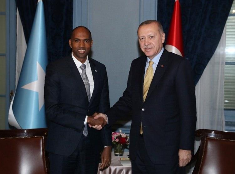 <p>Cumhurbaşkanı Recep Tayyip Erdoğan, Cenevre temasları kapsamında Somali Başbakanı Hassan Ali Hayri’yi kabul etti.</p>