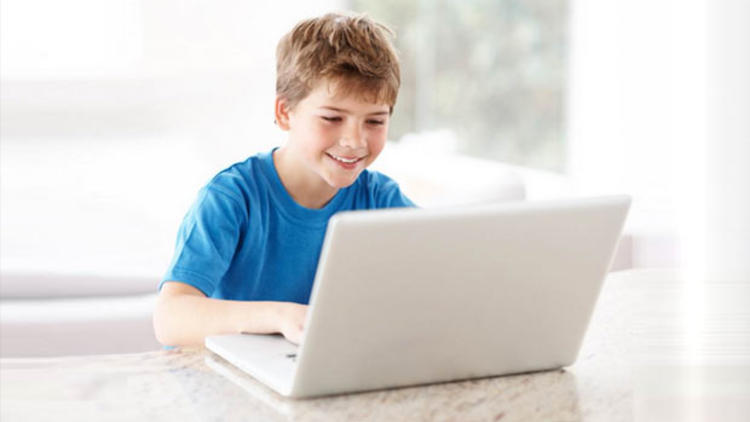 <p>Araştırma kapsamında “İnternetin sizin için önem derecesini belirtiniz.” sorusuna verilen cevaplar incelendiğinde, öğrencilerin %84’lük çoğunluğunun internetin kendileri için çok önemli olduğunu belirtmesi dikkatleri çekti. </p>
