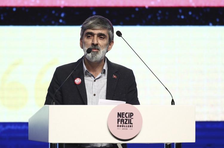 <p>"Necip Fazıl Şiir Ödülü" İbrahim Tenekeci</p>