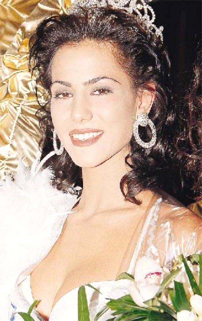 <p><strong>Daha sonra 1999 yılında Kenan İmirzalıoğlu2yla ekran karşısına geçen oyuncunun yıldızı parladı. Kısa sürede ciddi bir hayran kitlesi yakalayan oyuncu toplamda üç çocuğu var. </strong></p>