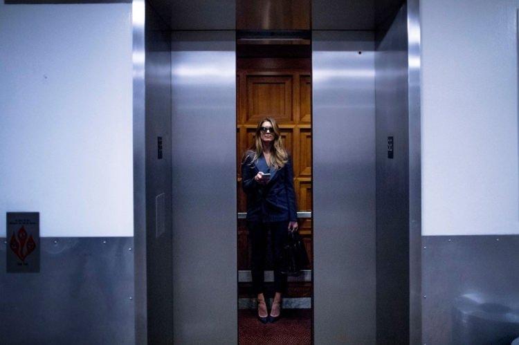 <p>Beyaz Saray'ın önceki iletişim yöneticisi Hope Hicks, 19 Haziran'da ABD Adliye Komitesi'nden ayrılırken...</p>
<p>Andrew Harnik</p>