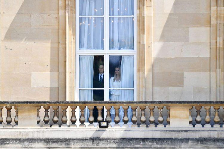 <p>Jared Kushner ve Ivanka Trump, Donald Trump'ın ziyareti esnasında Buckingham Sarayı'nda</p>
<p>Tim Rooke</p>