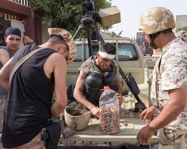 <p>Libya'nın Trablus kentinde&nbsp;ABD destekli h&uuml;k&uuml;metle m&uuml;ttefik kuvvetler, cephede cephane doldururken...</p>

<p>Lorenzo Meloni</p>
