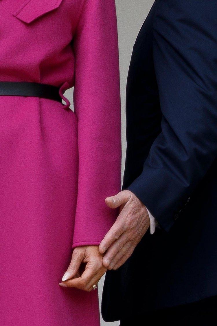 <p>First Lady Melania Trump ve Donald Trump'ın 11 Nisan'da Beyaz Saray'da &ccedil;ekilen fotoğrafı</p>

<p>Tom Brenner</p>
