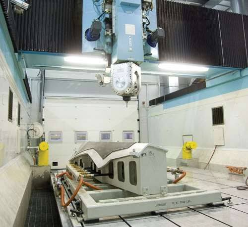 <p>Sahip olduğu DAS sistemiyle 360 derece görüş sağlayabilen F-35'in, özel tasarlanmış geometrisi ve kaplaması sayesinde sahip olduğu düşük görünürlük özelliği, düşman radarları tarafından tespitini güçleştiriyor.</p>