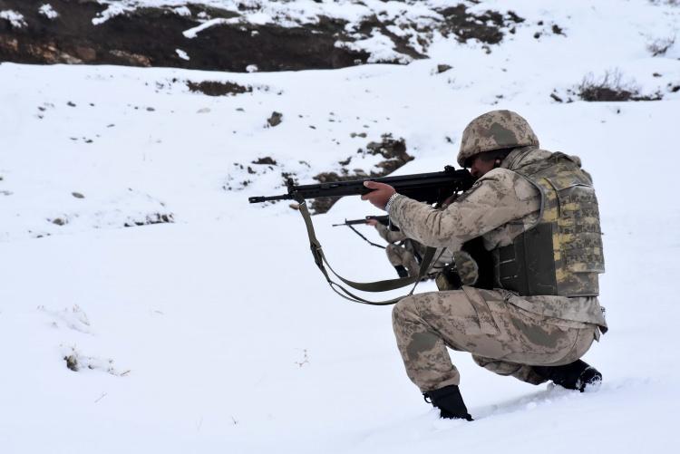 <p>Buradan tüm sevdiklerime selam gönderiyorum. Türk milleti bizlerden dualarını eksik etmesin." ifadelerini kullandı.</p>