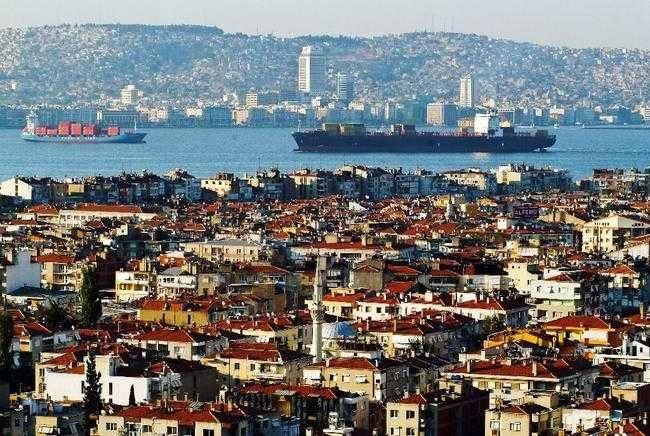 <p><strong>İzmir</strong></p>

<p>İstanbul'daki nüfus: 70 bin 371 kişi</p>
