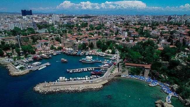 <p><strong>Antalya</strong></p>

<p>İstanbul'daki nüfus: 46 bin 283 kişi</p>
