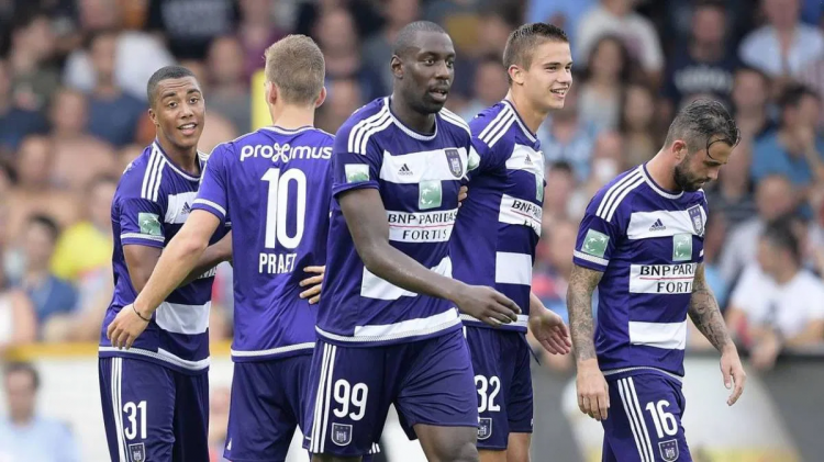 <p><strong>16-Anderlecht</strong></p>

<p><strong>Puan:184</strong></p>
