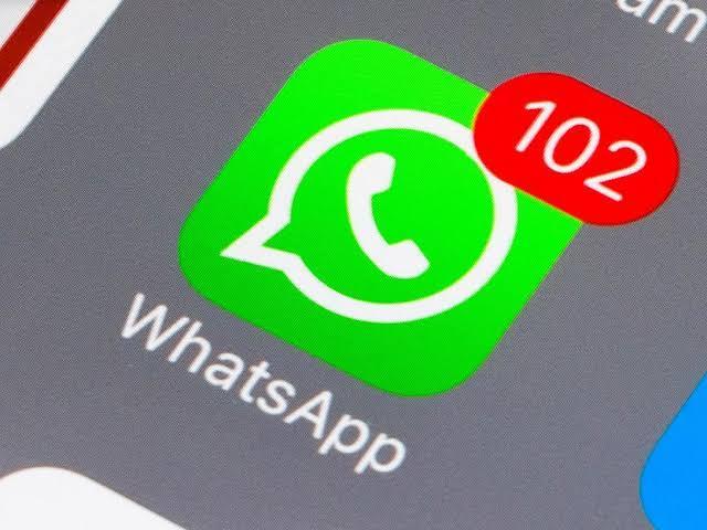 <p>WhatsApp, koyu mod desteğini 2 farklı şekilde sunacak.</p>

<p> </p>
