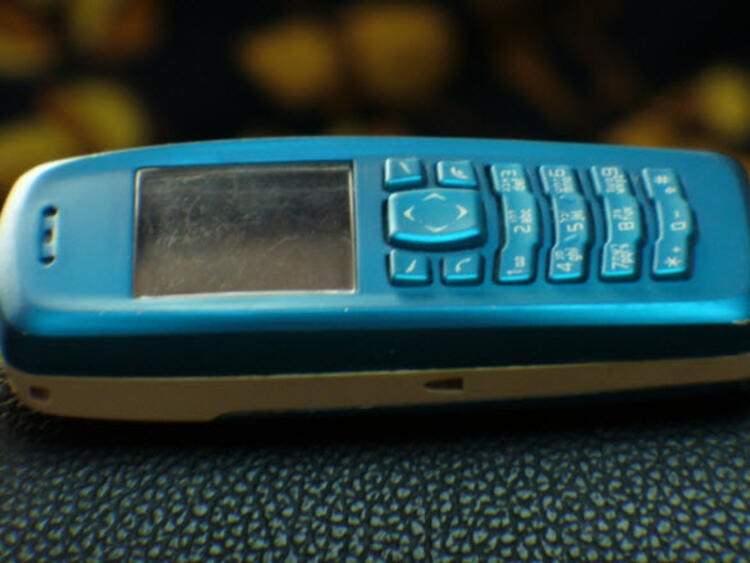 <p><strong>Nokia 3100</strong></p>

<p>2003 yılında raflardaki yerini alan Nokia 3100, GPRS, lityum-iyon pil ile birlikte gelen klasik fiziksel tuş takımına sahip bir telefondu. Cihazın toplamda satış hacmi 50 milyonu geçti.</p>

<p> </p>

<p> </p>
