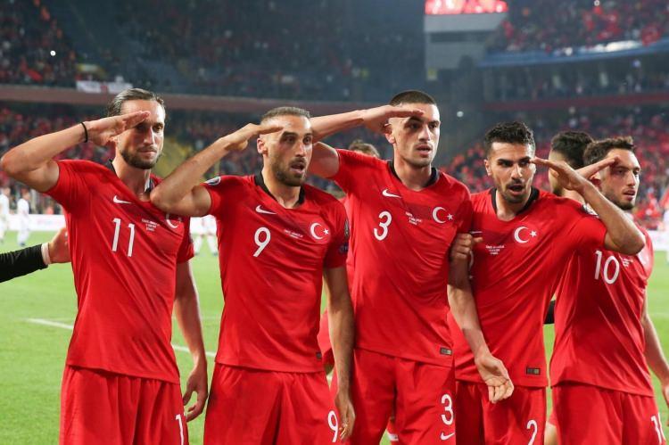 <p>Milli Takım'ın  gol sevincinden sonra verdiği asker selamı tüm dünyada gündem oldu. </p>
