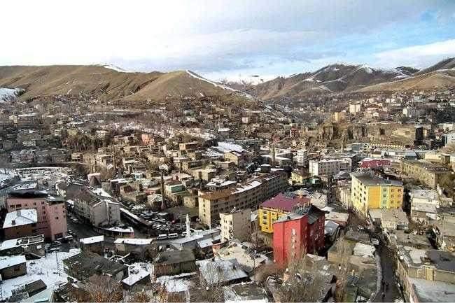 <p><strong>Bitlis</strong></p>

<p>İstanbul'daki nüfus: 225 bin 189 kişi</p>
