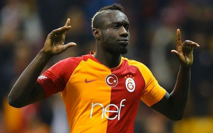 <p>Galatasaray 13 milyon euro bedelle Diagne'yi transfer ederken, Ozan Kabak ve Garry Rodrigues'i toplam 20 milyon euroya sattı. Ocak transferinin en hareketli takımı sarı kırmızılılar oldu</p>
