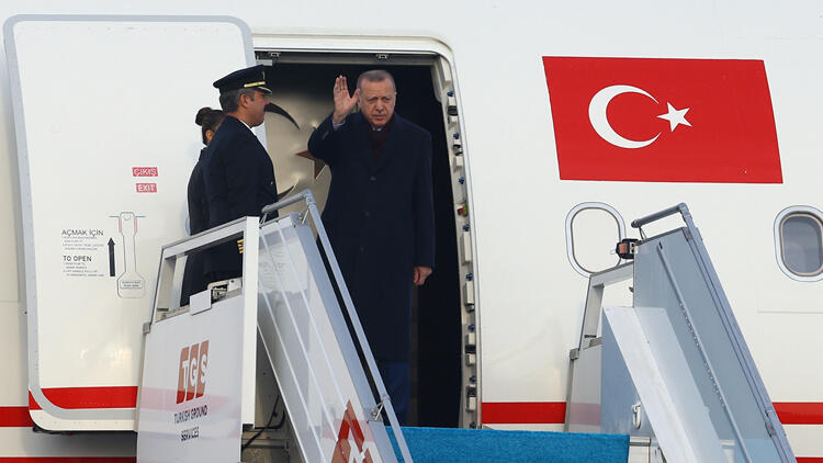 <p>Erdoğan için 2019 yılı da öncekiler gibi yoğun mesaiyle geçti. Bu yıl çeşitli temaslarda bulunmak üzere 19 yurt dışı ziyaret gerçekleştiren Erdoğan, Rusya'da yıl içerisinde beş, ABD'de ise iki kez temaslarda bulundu.</p>
