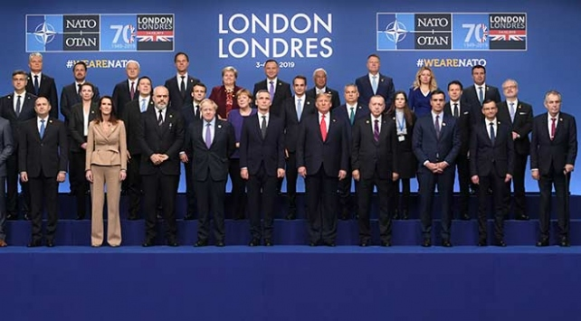 <p><span style="color:#FFD700">NATO Zirvesi</span></p>

<p>Aralık ayında üç yurt dışı ziyareti gerçekleştiren Erdoğan bu doğrultuda ilk olarak NATO Devlet ve Hükümet Başkanları Zirvesi'ne katılmak üzere İngiltere'nin başkenti Londra'ya gitti.</p>
