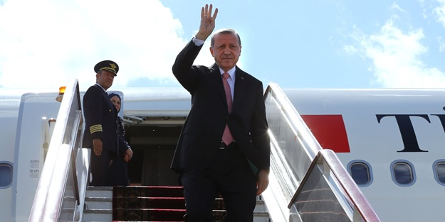 <p>Erdoğan, Ocak ayında 10, Şubat ayında 21, Mart ayında 39 ziyaret gerçekleştirdi. Cumhurbaşkanı Erdoğan, yıl içinde Bursa, Trabzon, Adana, Ağrı, Edirne, Şırnak, Diyarbakır, Sivas, Yozgat, Zonguldak ve Hakkari'nin de aralarında bulunduğu 59 şehre 86 ziyarette bulundu.</p>
