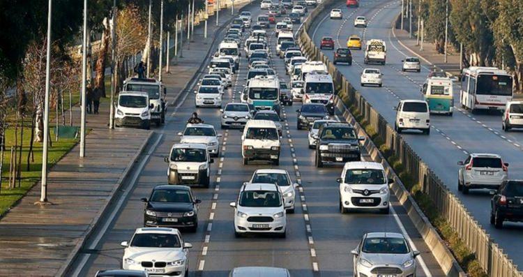 <p>01.01.2018 tarihi ve sonrasında tescili yapılan araçlar için ise yaş, motor hacmi ve aracın matrahına göre hesaplama yapılıyor.</p>