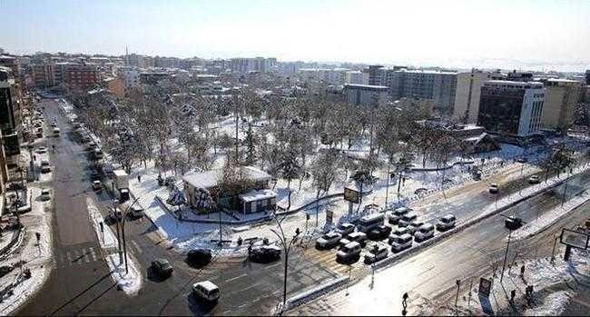 <p><strong>Batman</strong></p>
<p>İstanbul'daki nüfus: 139 bin 517 kişi</p>