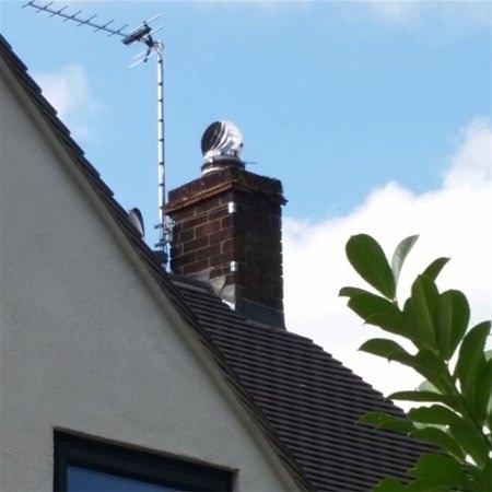 <p>Ortamda bulunan k&ouml;t&uuml; havayı filtreleyerek dışarı atma prensibine dayanarak &ccedil;alışır.</p>
