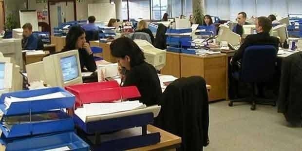 <p>Adayların başvuru tarihinin son günü itibariyle geçerlilik süresi dolmamış Kamu Personeli Seçme Sınavı'nın (KPSS) belirtilen puan türlerinin herhangi birinden 80 ve üzeri puan almış olması ve başvuruda bulunanların en yüksek puandan başlanarak sıralanması neticesinde alınacak İl Göç Uzman Yardımcısı ve Göç Uzman Yardımcısı sayısının 20 katı aday arasına girmesi ve 1 Ocak 2019 tarihi itibariyle 35 yaşını doldurmamış olması gerekiyor.</p>